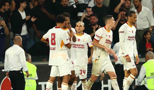 Galatasaray yenilmezliğini sürdürdü, puanını 10'a çıkardı