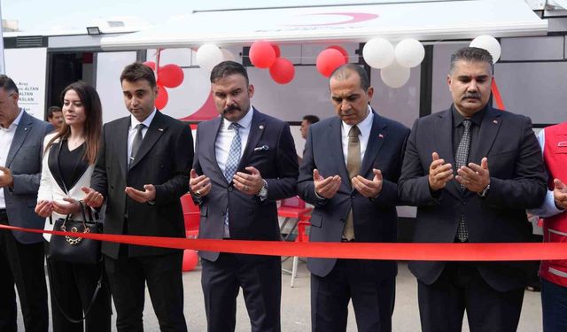 Iğdır'a hayırseverlerin desteğiyle kalıcı Kızılay kan bağışı aracı kazandırıldı