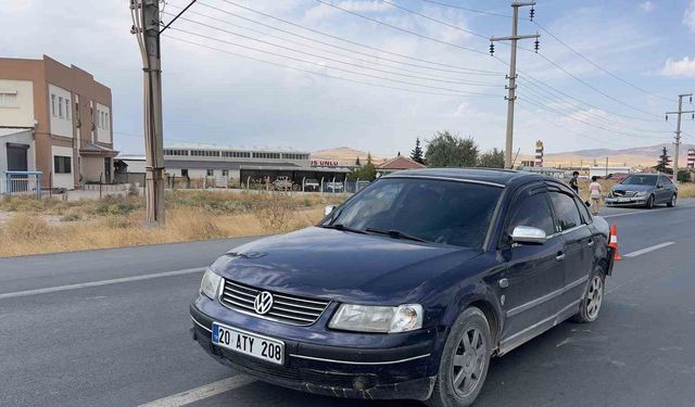 İki otomobil çarpıştı: 1 yaralı