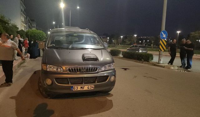 İskenderun'da geri manevra yapan aracın çarptığı kadın ağır yaralandı