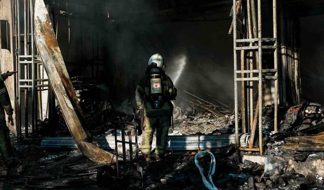 İzmir İtfaiyesi'nden hayat kurtaran müdahale