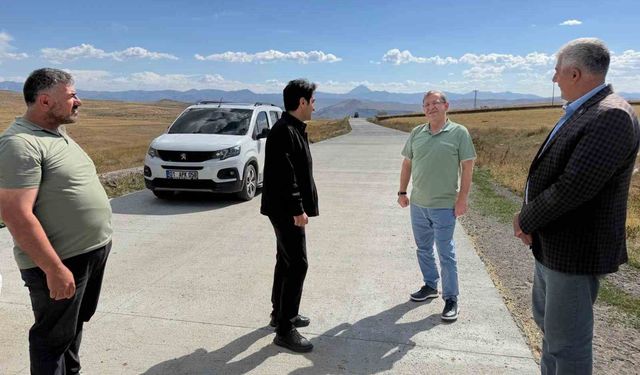 Kars'ta köy yollarına beton konforu: Şehitemin ve Gecikmez grup yolunda çalışmalar sürüyor