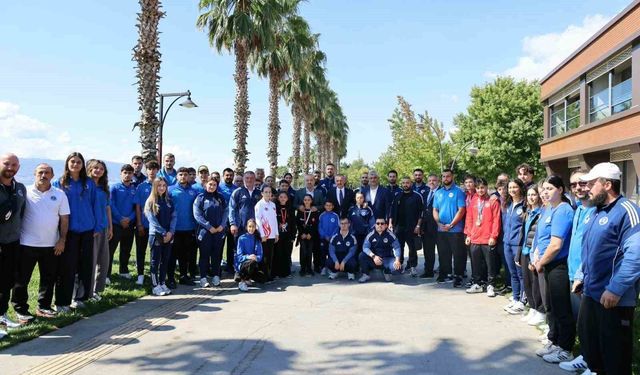 Kocaeli'nin şampiyonları Büyükakın'la buluştu