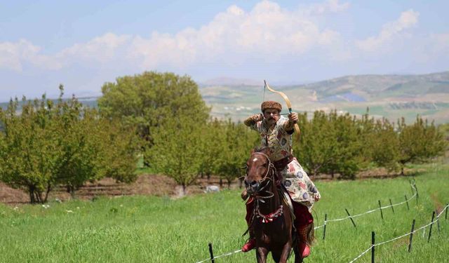 Milli atlı okçu Batuhan Bay, Avrupa Şampiyonası için İspanya'ya gidiyor
