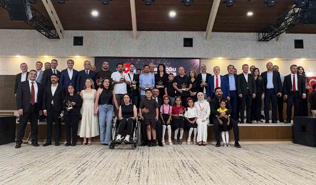 Minik gazetecilere özel ödül