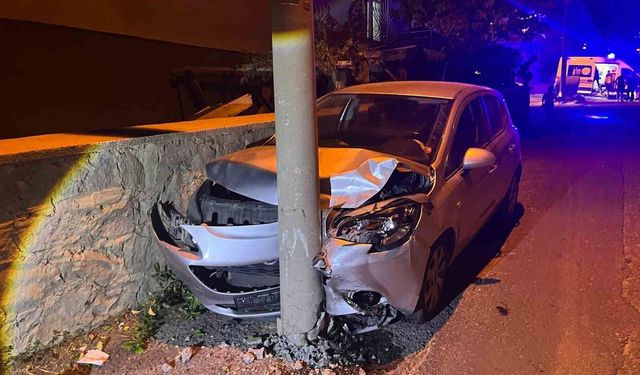 Niğde'de iki otomobil çarpıştı: 5 yaralı