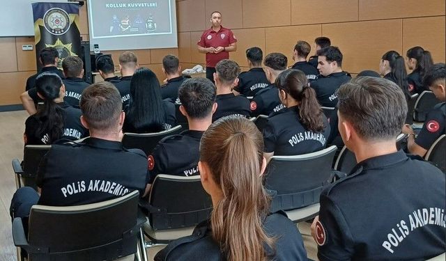 Niğde'de narkotikle mücadelede 674 kişiye bilgilendirme
