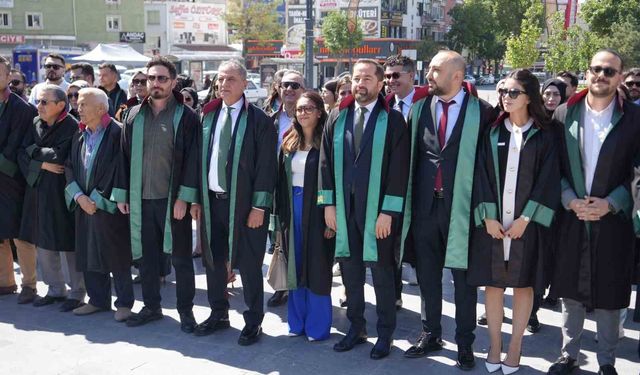 Öztürk: 'Avukatlar adil yargılamanın ayrılmaz parçasıdır'