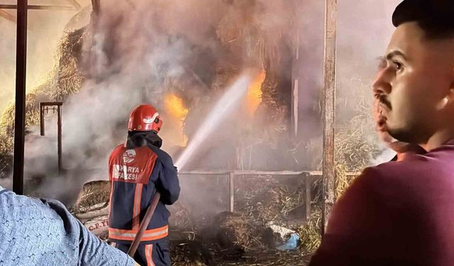 Samanlık alev alev yandı, 4 kişi dumandan etkilendi