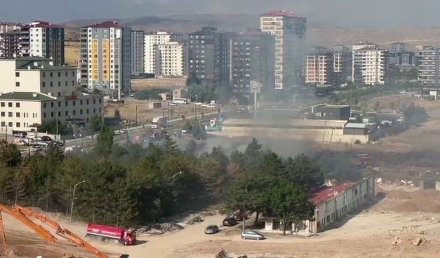 Sivas'ta akaryakıt istasyonu yanında çıkan yangın paniğe neden oldu