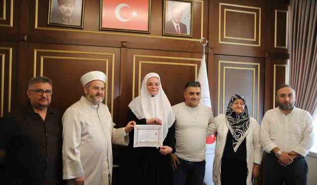 Sultan 2. Abdülhamid'in hayatı ve kişiliğinden etkilenen Alman kadın Müslüman oldu