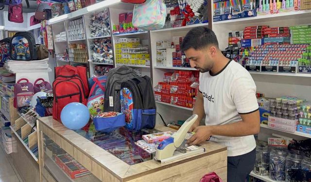Tatvan'da eğitime anlamlı destek: 'Askıda Kırtasiye' ile çocukların yüzü gülüyor