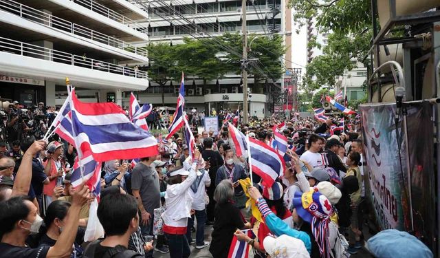 Tayland'da İsrail Büyükelçiliği önünde protesto düzenlendi