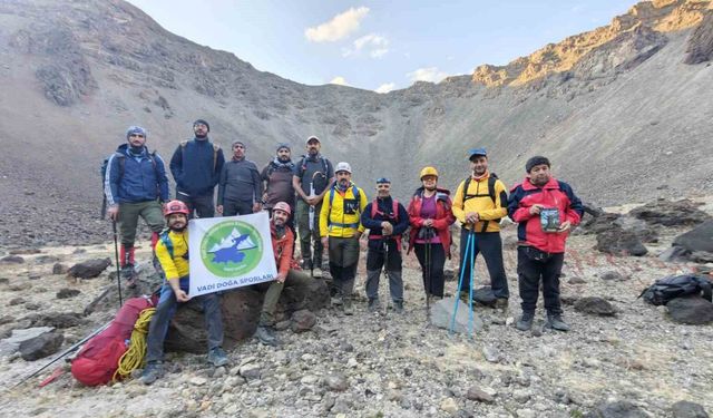 Tendürek Dağı'nın volkanik coğrafyasında doğa yürüyüşü