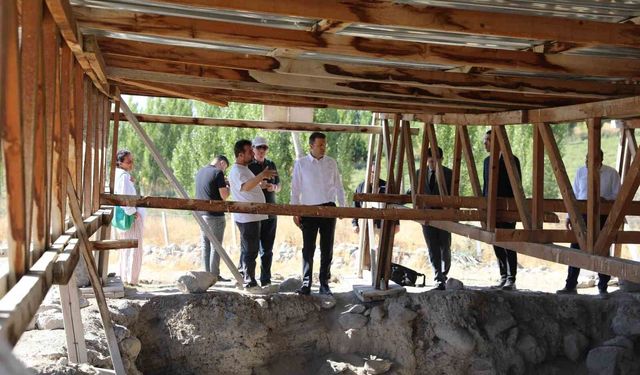Vali Akmeşe Kınık Höyük Kazı Alanını inceledi