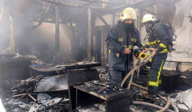 Antalya'da depoda çıkan yangın büyümeden söndürüldü