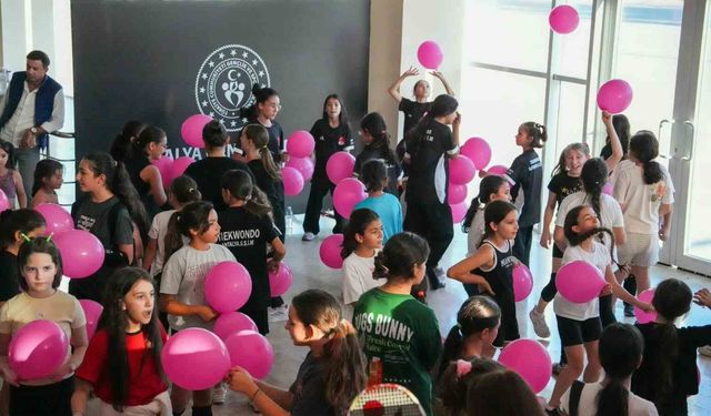 Antalya'da Dünya Kız Çocukları Günü kutlandı