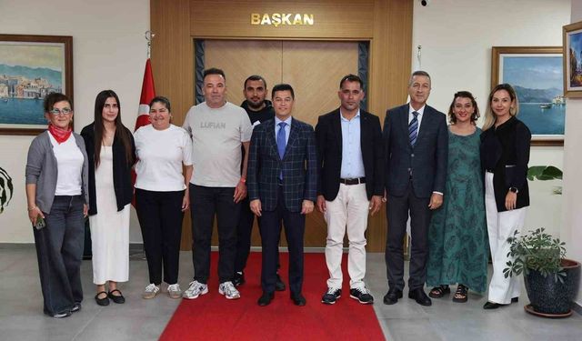 Başkan Ünlü, Selimiye Mahalle Muhtarı Akgül ve mahalle sakinlerini ağırladı