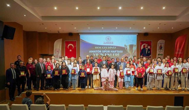 Bolu'da yılın en başarılı sporcuları ödüllendirildi