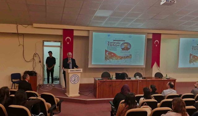 Çivril'de yeni akademik yıl 'Terörsüz Türkiye' dersiyle başladı