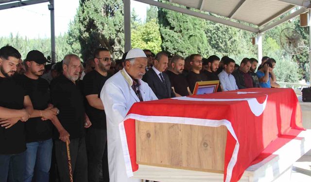 Gemideki faciada hayatını kaybeden Adanalı genç, feryatlar ve ağıtlarla son yolculuğuna uğurlandı