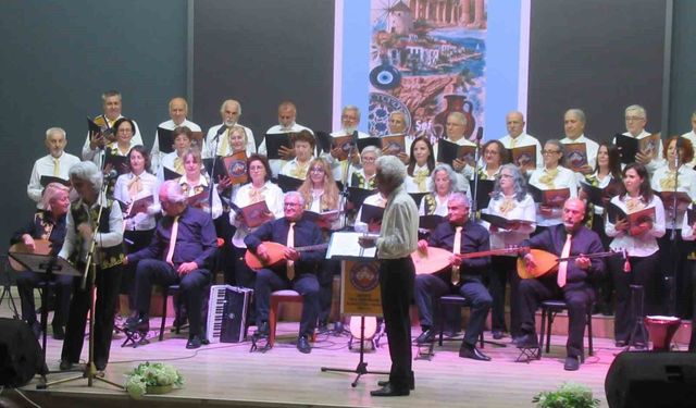 Gömeç'te türkü şöleni: Anadolu'nun sesi gönülleri fethetti
