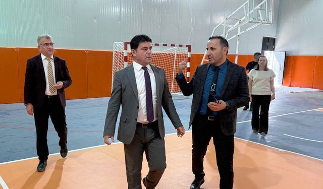 Hakkari'de Cumhuriyet İlk ve Ortaokuluna yeni spor salonu