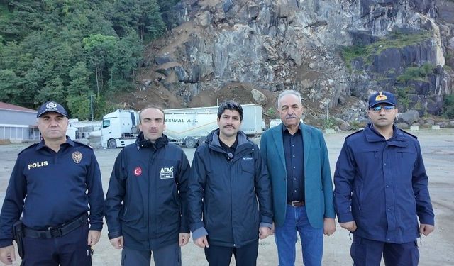 Hopa Kaymakamı Uğur Karakaya: 'Heyelan alanının güvenliği alındı; Tır parkımızı tahliye ettik'