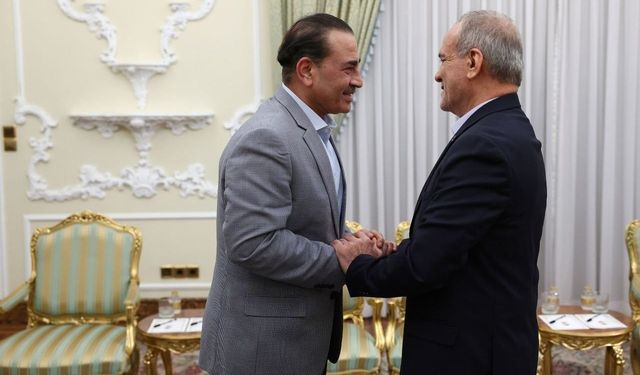 İran Cumhurbaşkanı Pezeşkiyan, Pakistan Genelkurmay Başkanı Munir'i kabul etti