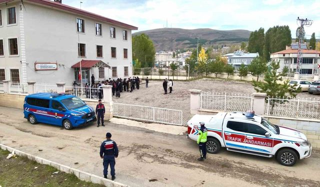 Jandarmadan Gökçedere'de okul denetimi