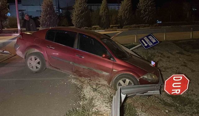 Karaman'da bariyerlere çarpan otomobilin plakasına 46 bin lira ceza