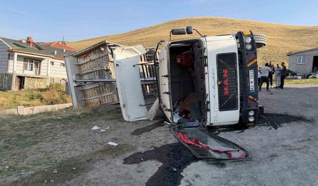Konya'da hafriyat yüklü tır devrildi: 1 yaralı