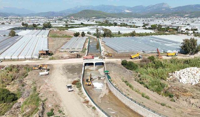 Kumluca'da sel ve taşkınlara karşı yapılan projenin yüzde 20'si tamamlandı