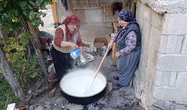Kurutma tarhananın yerini alan şişe tarhanalar, kadınları iş yükü ve zaman kaybından kurtarıyor