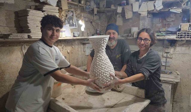 Kütahya'da 500 minik vazodan büyük eser, 6 ayda hayallerini gerçeğe dönüştürdüler