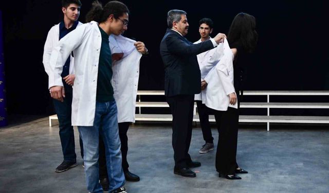 Malatya Turgut Özal Üniversitesi Tıp Fakültesi'nde beyaz önlük heyecanı