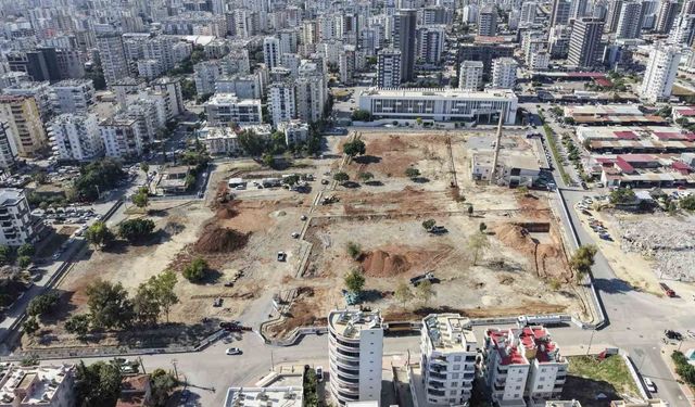 Mezitli Kent Meydanı projesinde çalışmalar sürüyor
