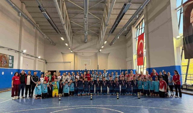 Muğla'da Cumhuriyet Kupası Hokey Turnuvası tamamlandı
