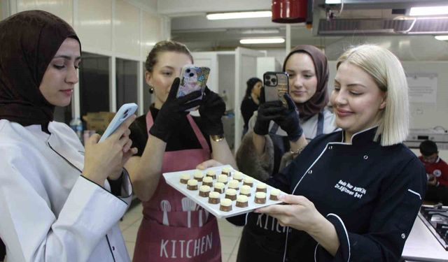 Mutfağını markaya dönüştürmek isteyen kadınlara çikolata tadında eğitim