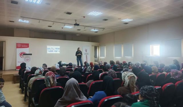 Nazilli'de anne adaylarına doğuma hazırlık eğitimi