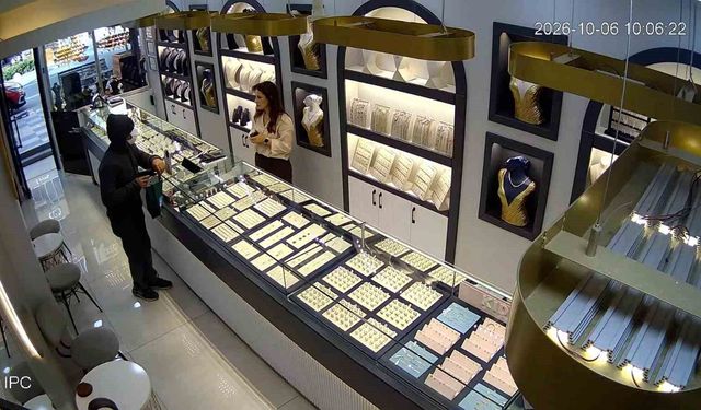 Oyuncak tabancayla kuyumcuyu soymaya kalkıştı
