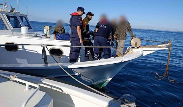 Özel teknede rahatsızlanan vatandaşa tıbbi tahliye