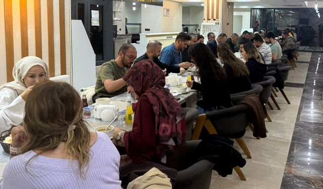 Sağlık-Sen heyeti Beytüşşebap'ta sağlık çalışanlarıyla buluştu