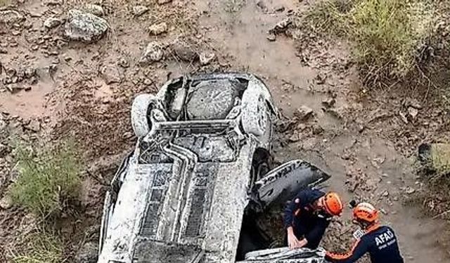 Siirt'te feci kaza: Araç ters döndü, 1'i bebek 3 kişi yaralandı
