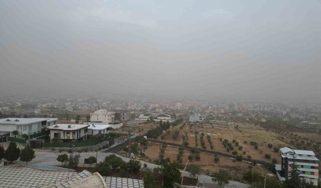 Suriye üzerinden gelen toz Kilis'i etkisi altına aldı