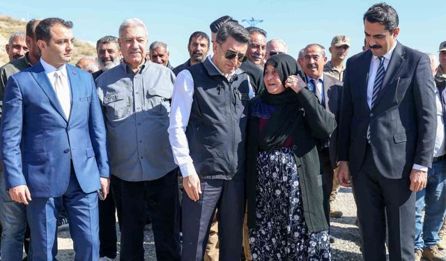 Tunceli'de huzurun yolu sıcak asfaltla döşeniyor
