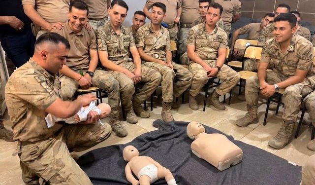 Uludere'de Mehmetçiğe hayat kurtaran eğitim: 66 jandarma personeline uygulamalı ilk yardım