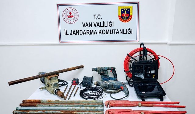 Van'da sit alanında kaçak kazı yapan 2 kişi suçüstü yakalandı