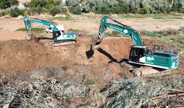 Boğazlıyan ve Yenifakılı'da Dereler Temizleniyor