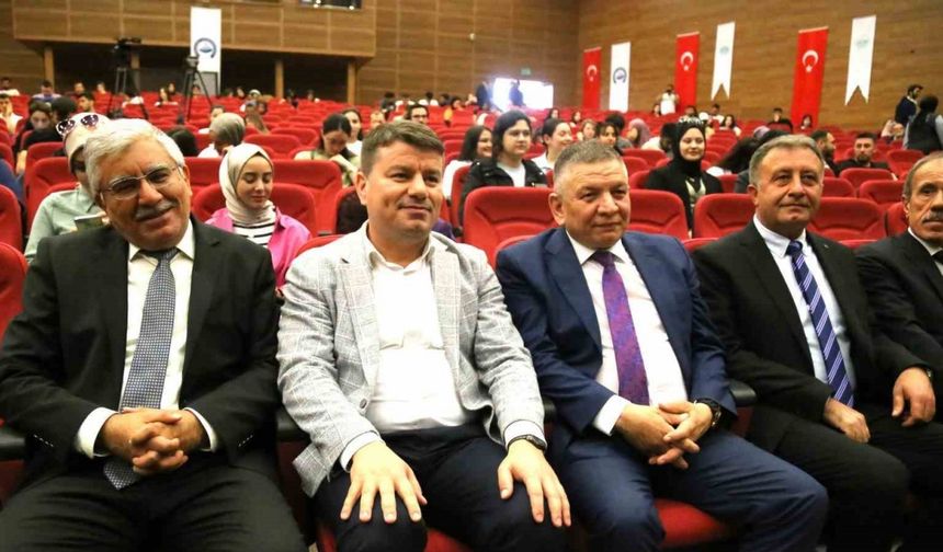 ASÜ’de “Türkiye Üzerine Oynanan Oyunlar” konferansı